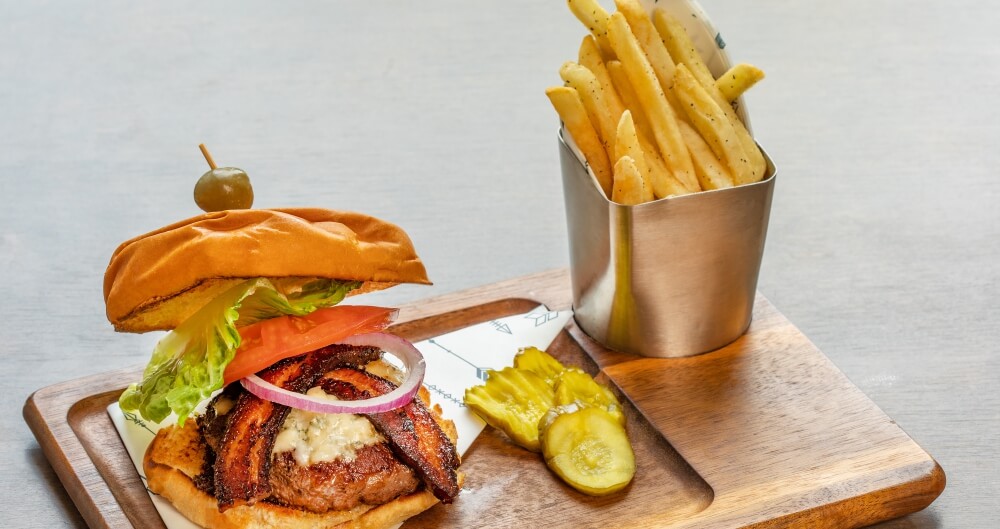 17 Arrows Craft Kitchen + Bar POLARIS Dining Columbus, OH